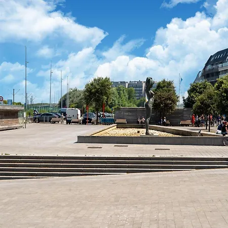 Bright Coastal In Bredene, Cleaning Included Lägenhet *