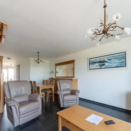 Bright Coastal In Bredene, Cleaning Included * 브레데네