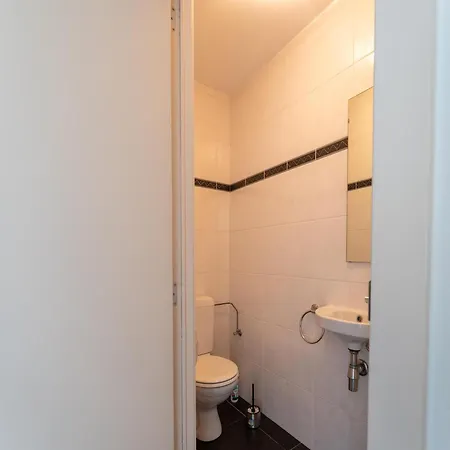 Bright Coastal In Bredene, Cleaning Included 아파트 *