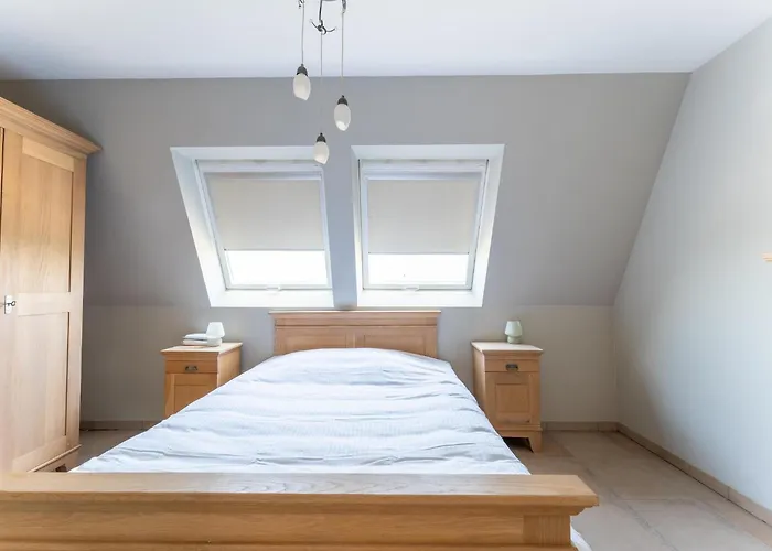 Bright Coastal In Bredene, Cleaning Included Apartment *