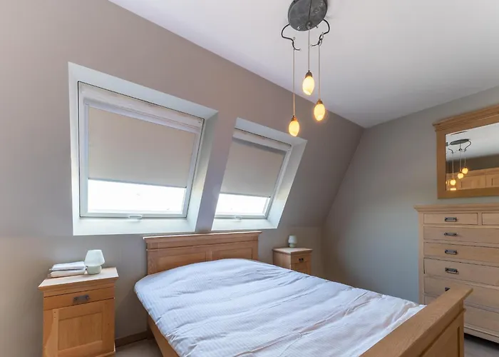 Apartment Bright Coastal In Bredene, Cleaning Included *