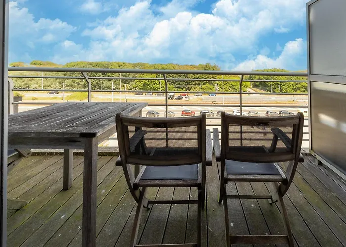 Apartment Bright Coastal In Bredene, Cleaning Included *