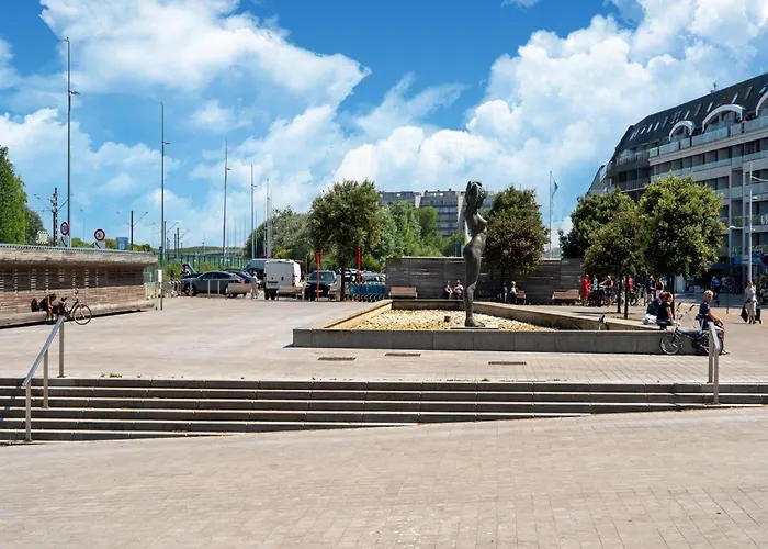 Bright Coastal In Bredene, Cleaning Included Apartment *