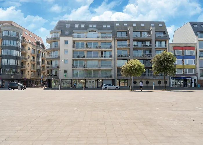 Bright Coastal In Bredene, Cleaning Included Apartment *